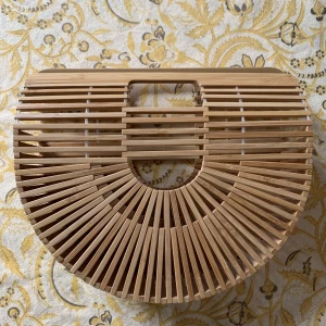 Beach bag! - En otroligt vacker väska inspirerad av märket Cult Gaia! Perfekta väskan till stranden och sommaren, eller varför inte använda som ett statement piece året runt!