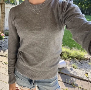 Perfekt till hösten  - Så fin tröja, men kommer tyvärr inte till användning💗nyskick 