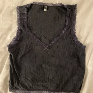 Tank Top Urban Outfitters - kort linne från urban outfitters ♥︎