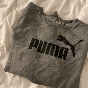 Puma tröja, inte använts på länge och i bra skick🩶