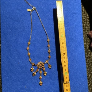 Rosa halsband med hjärtan - Rosa halsband med swarovskicrystal