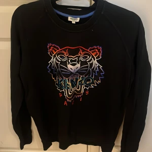 Kenzo tröja - Svart Kenzo crewneck i storlek herr S