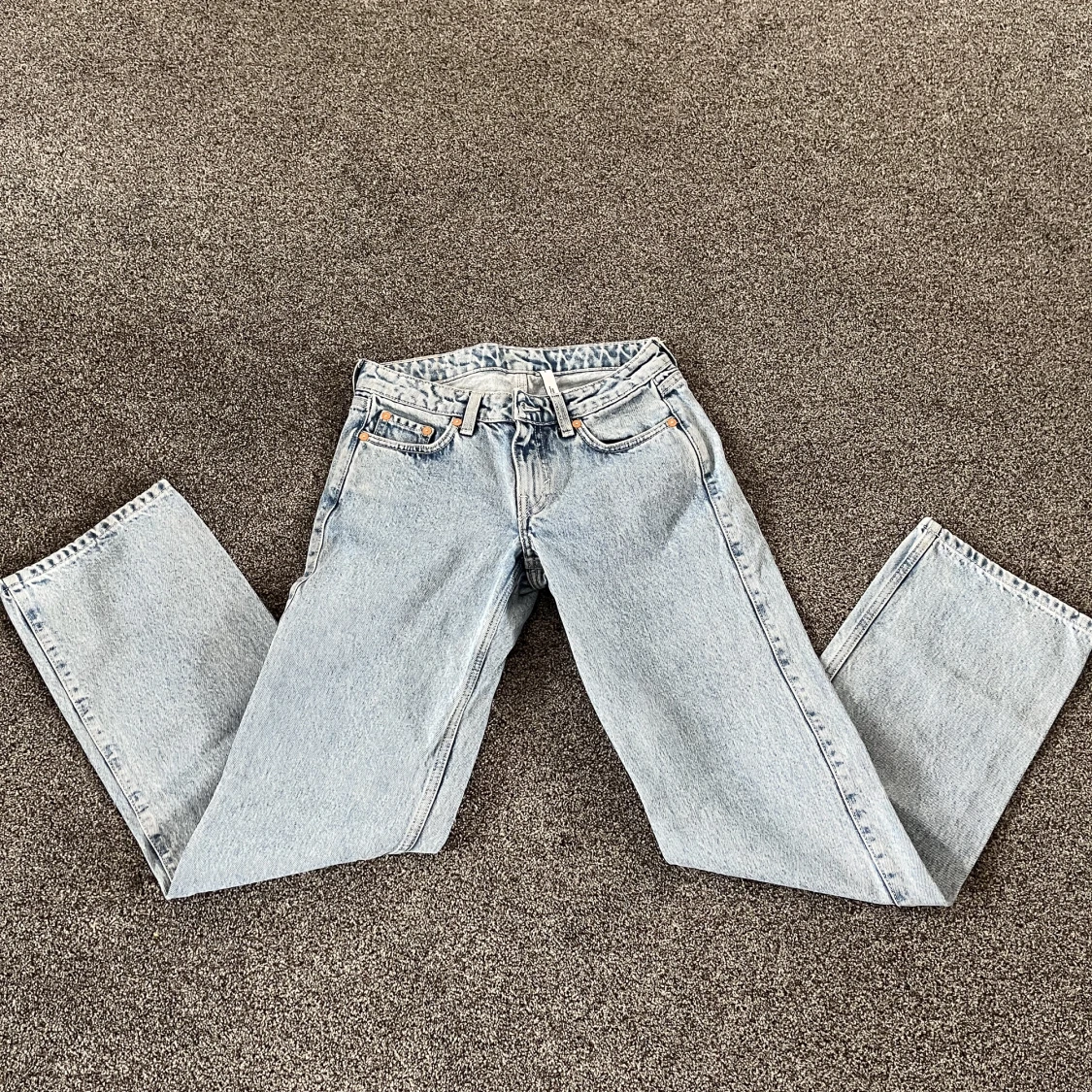Weekday Arrow low straight jeans 