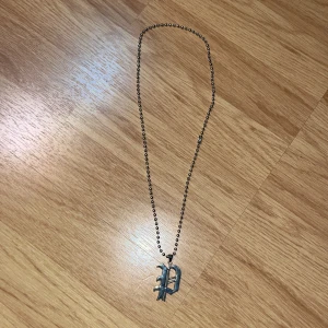 Ovanligt dollskill halsband - Ovanligt dollskill halsband jag fick av hemsidan efter att ha köpt mycket därifrån 