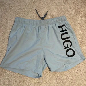 Hugo boss badbyxor - Helt nya.