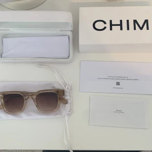 Chimi 04 - Nästan helt oanvända chimi 04 i färgen Ecru. Köpta för 1250 säljer för 990