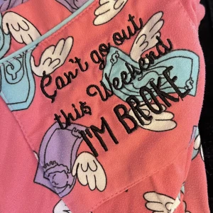 Chelsea Peers  - Pyjamas överdel & underdel  I stl xs. Bra beg skick materialet är i mjuk trikå.  