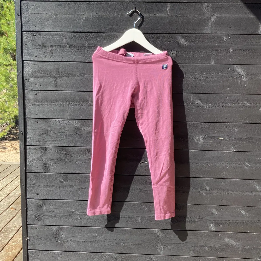 Ett par rosa Polarn och Pyret byxor.. Jeans & Byxor.