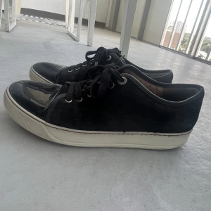 Lanvins - Svarta lanvins i stl 41/42. Gott skick. Säljer billigt då jag tröttnat och inte har og