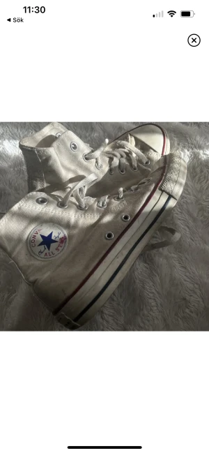 Converse skor - Sjukt snygga Converse tyvärr för små för mig!💕