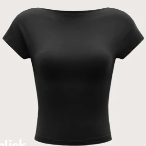 Topp - Säljer denna snygga topp med öppen rygg🫶🏼 skriv för egna bilder 