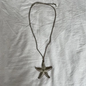 Halsband  - Sjöstjärnehalsband⭐️⭐️ väldigt trendigt 