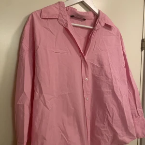 Skjorta - Fin skjorta från Zara, sparsamt använd 