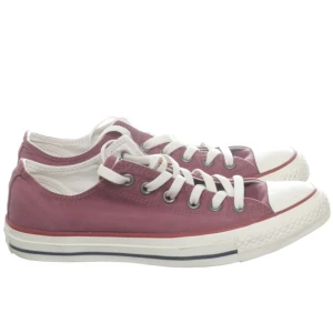 Röda converse - Rosaröda converse i storlek 40💓knappt använda!