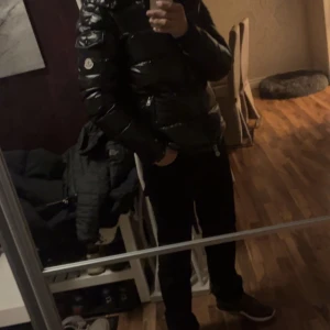 Moncler Maya  - Köpt för 15.000 Säljs för 10.000 1 säsong 