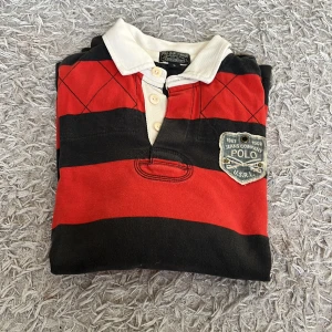 Tröja  - En jättefin tröja från Ralph lauren i ett jättefint skick 