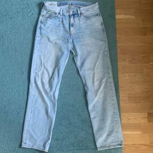 Tjingeling badring 👋🏼 säljer mina blåa jeans pga av har två av samma