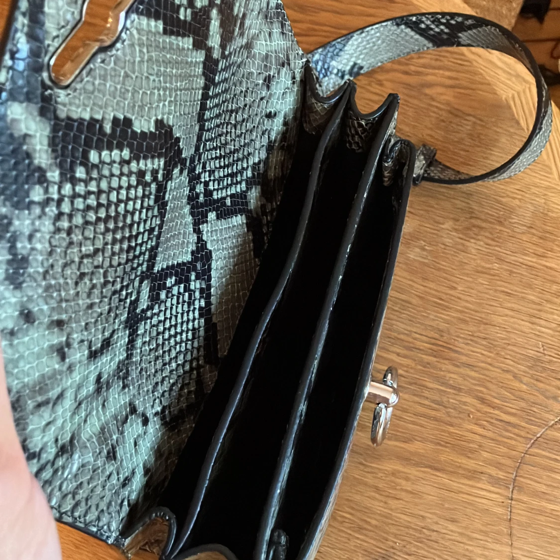 Rebecca Minkoff  skinnväska - 91