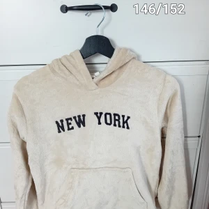 Tjock tröja  - Bra skick används bara en gång.