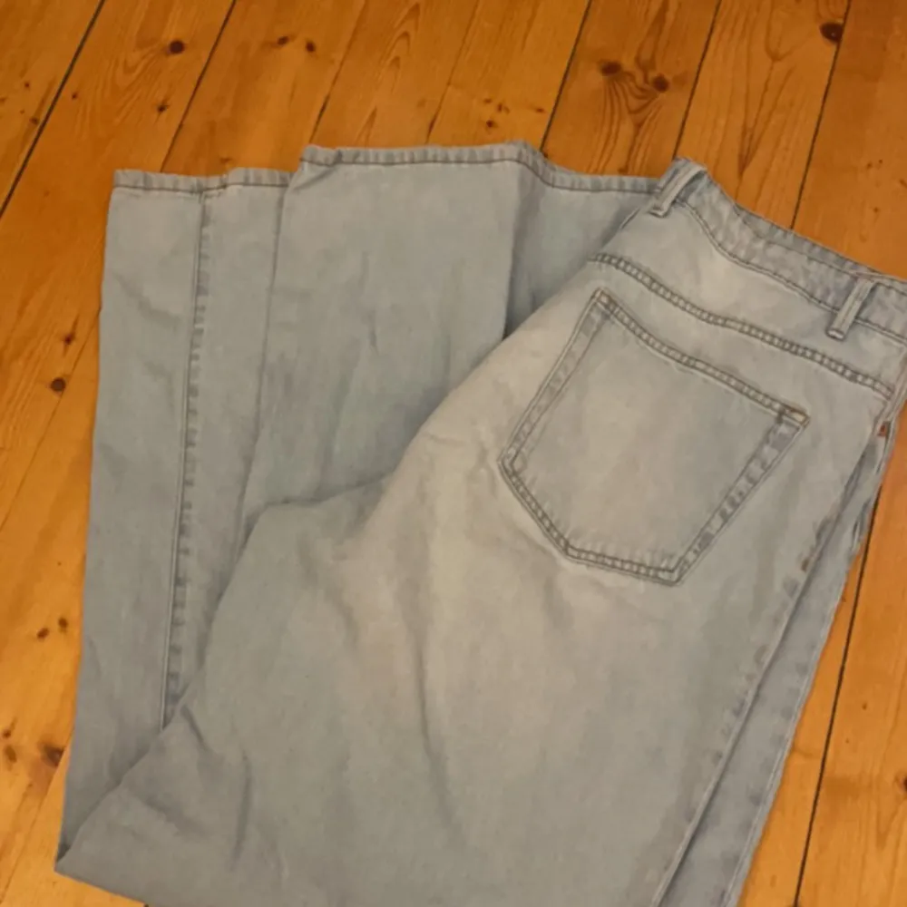 Jeans från lindex med vida ben. Jeans & Byxor.