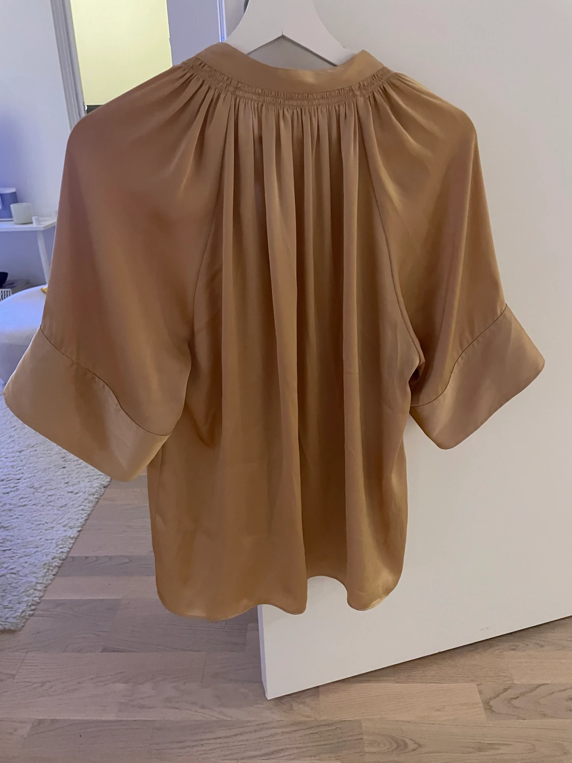 Satinblus från Arket Strl 38 - 90