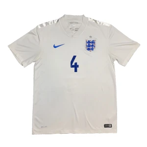 England 2014 Gerrard  - Storlek Medium Skick 9,5/10 Namn på ryggen Steven Gerrard 