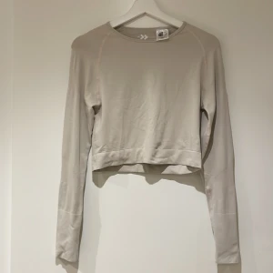 Träningströja  - Träningströja i nyskick från lager 157