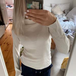 Tunn fin polo tröja från lager 157! Jätte fint skick, aldrig använt