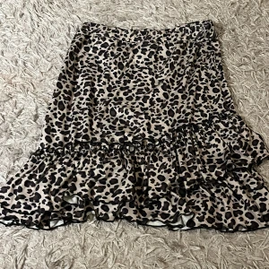 Kjol - En jättefin kjol från skill i ett jättefint skick 