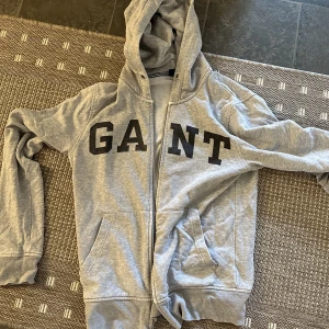 Gant - Gant hoodie bra skick