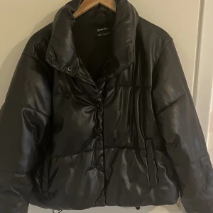 Puffer jacka - En varm Puffer jacka, använd en vinter och inga defekter ❤️