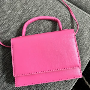 Väska - Helt oanvänd väska 