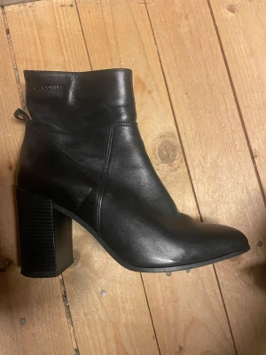 Riktigt snygga boots  - Kommer ej till användning. Läder 