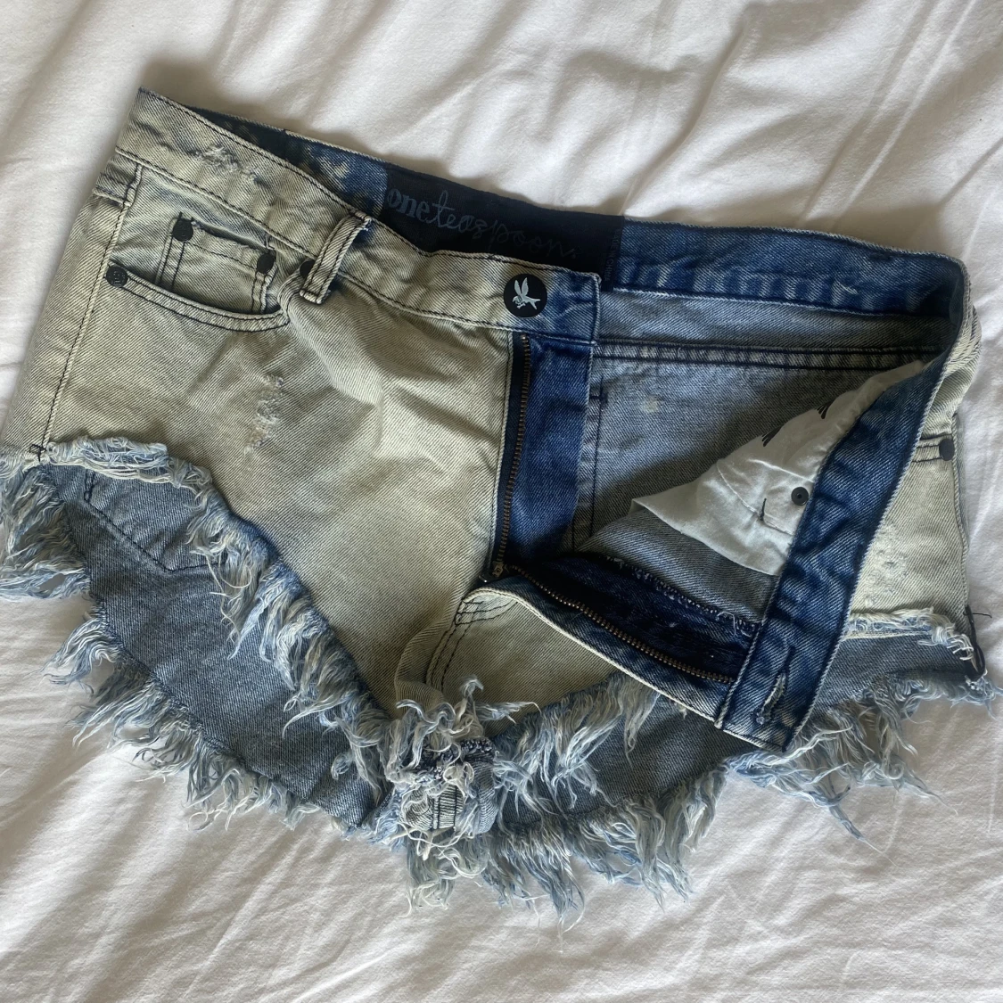 Shorts med låg midja ifrån one teaspoon - 90