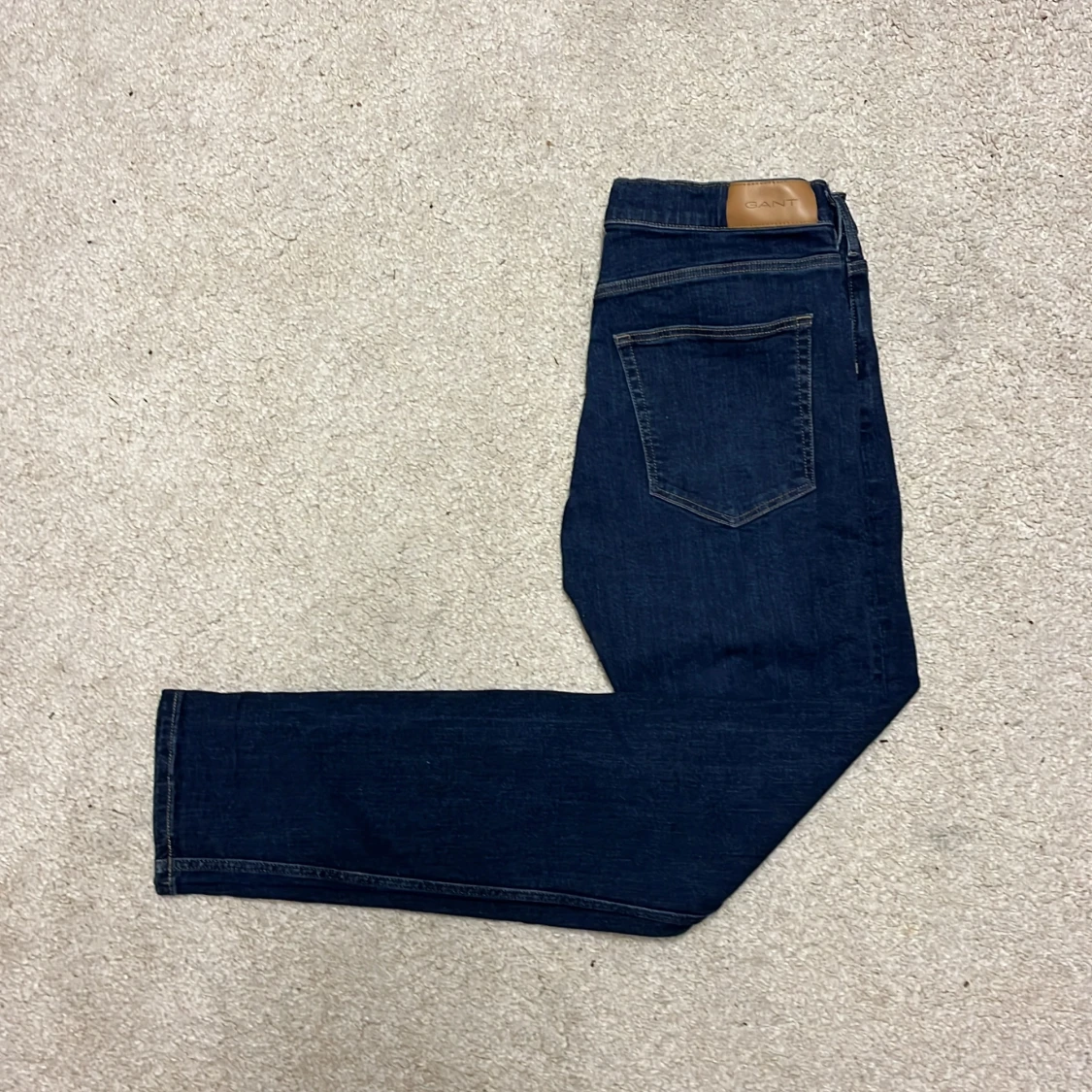 Marinblåa gant jeans  - 90