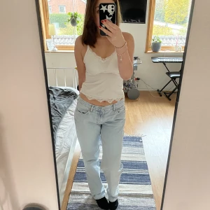Blå jeans - Jättefina jeans från Gina tricot. Bra skick!