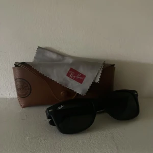 Rayband  - Rayband wayfair, knappt använda. Äkta! 