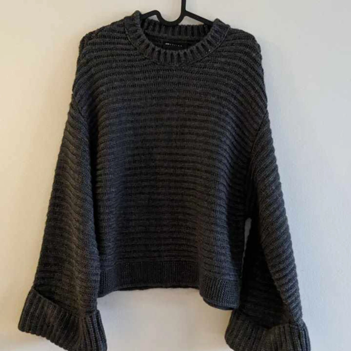 Stickad tröja - helt ny - 90