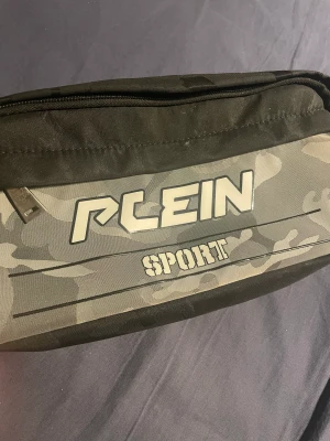 Philip Plein Sport magväska - skysterbart midjeband inga synsiga täcken på användning 