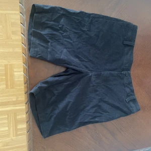 Shorts - Svarta shorts. Använd fåtalet gånger