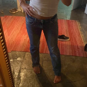 Feta HM jeans!! - Brukar ha S/36/38 men är i storlek 40 och passar bra. ->Säljee pga kommer inte till användning. 