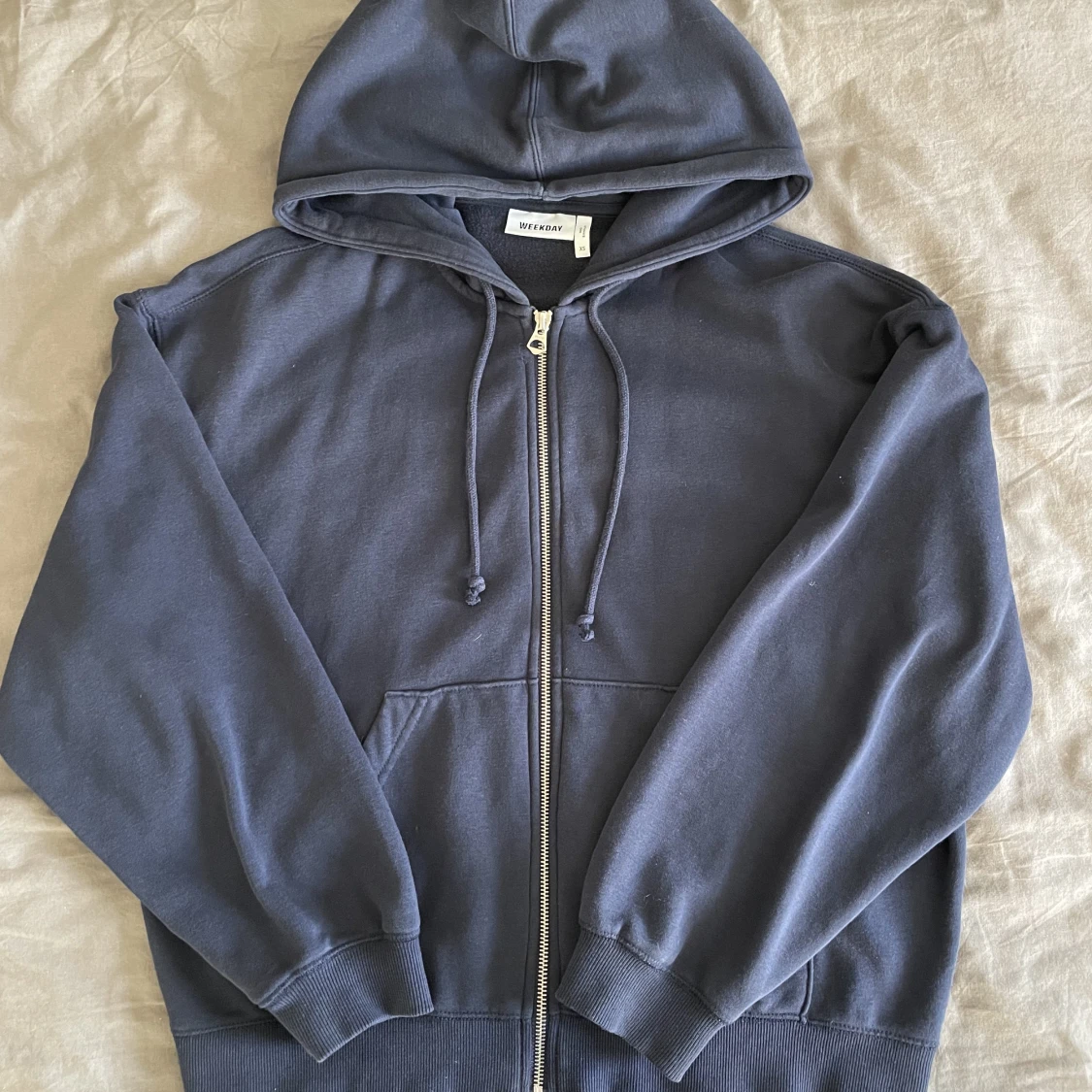 Zip-hoodie från Weekday  - 90