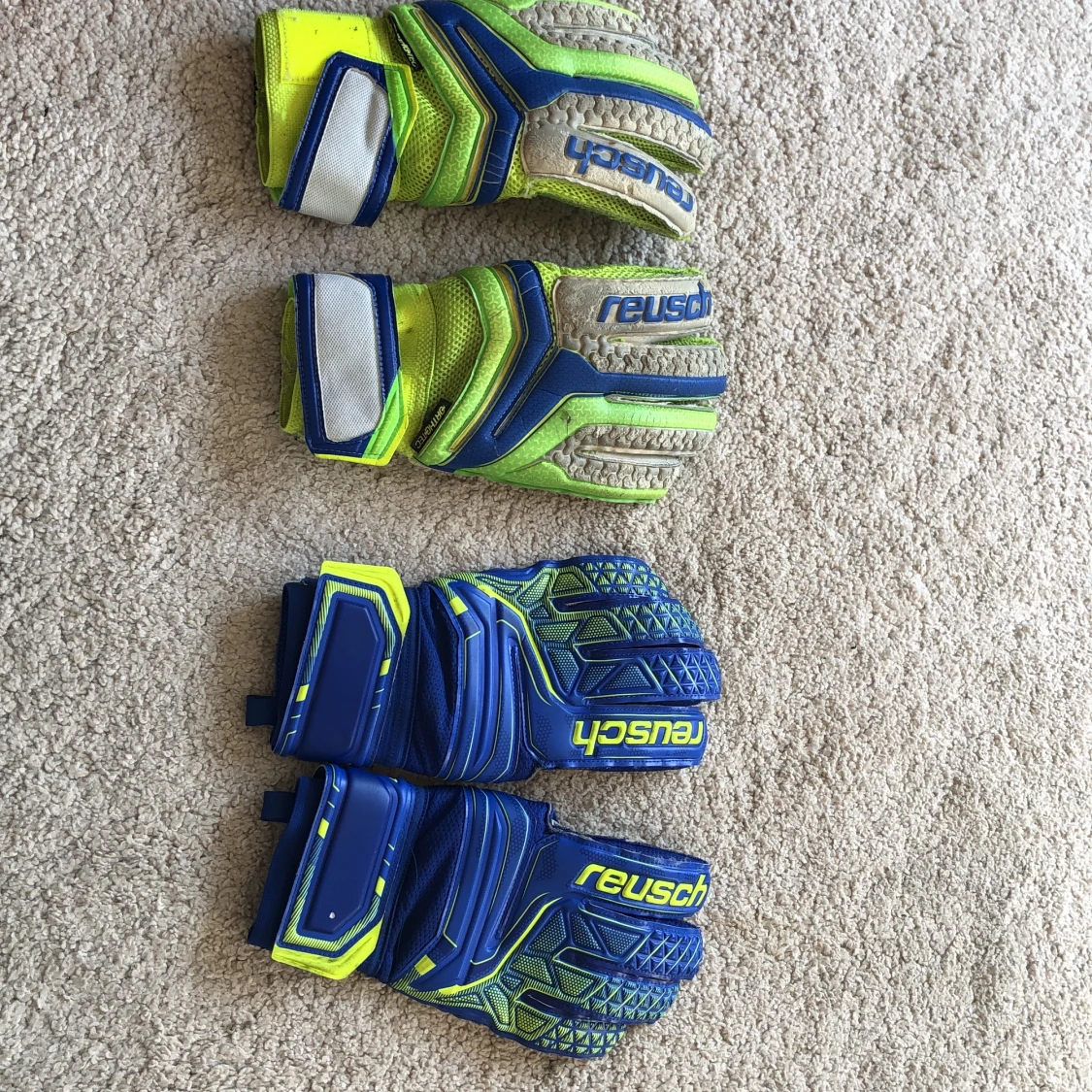 2 par målvaktshandskar