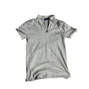 Grå Ralph lauren zip pike - En fin grå pike endast tvättat en gång 9/10 nypris 1500kr:-