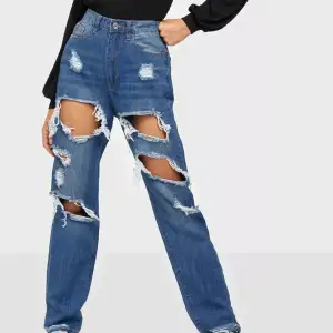 Säljer dessa väldigt bekväma jeans från Missguided 💕Köpte från Nelly och endast använda några få gånger 🫶🏻🫶🏻
