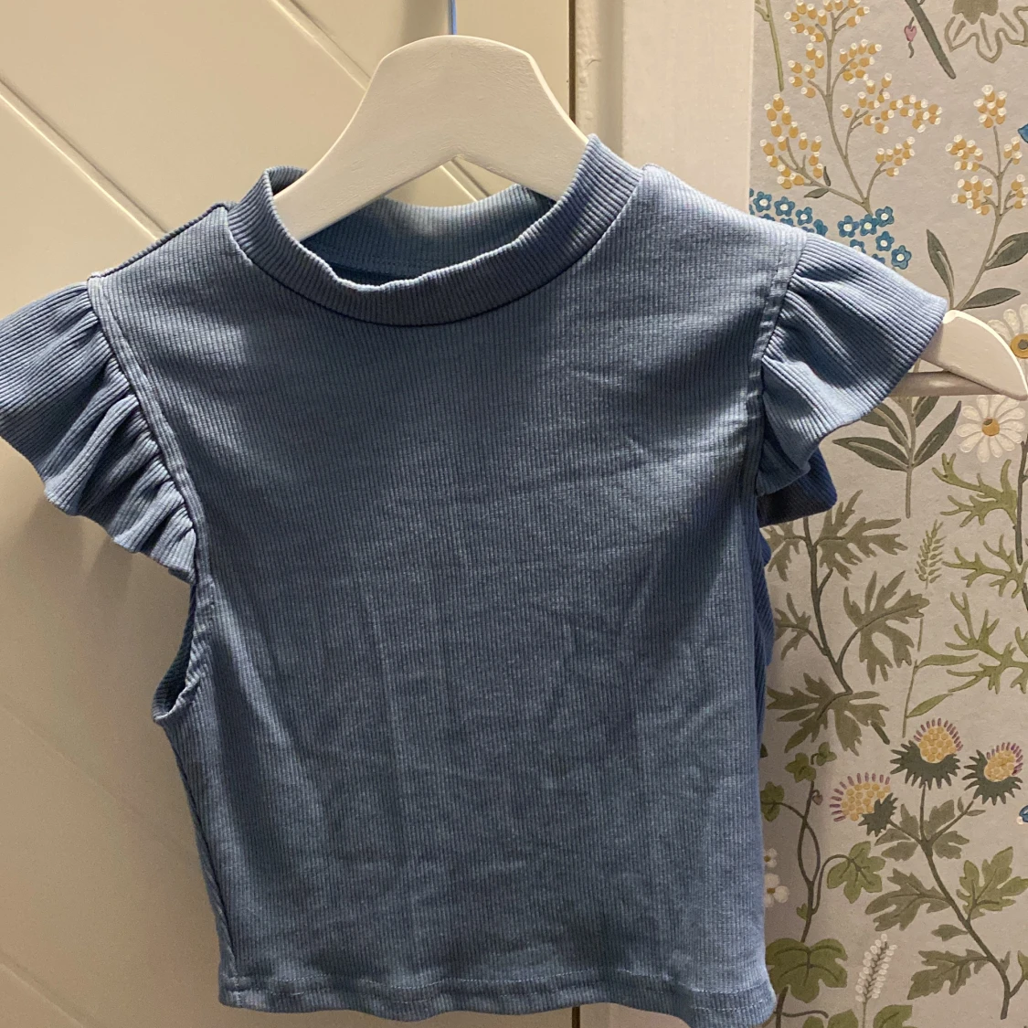 Säljer denna topp  - 90