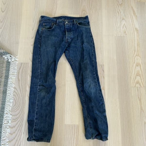 Levis 501 Jeans blå - Klassiska Levis 501 i utmärkt skick. 