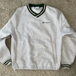 Champion tröja - Riktig snygg oversize champion tröja. Nyskick. Storlek s men passar även m 