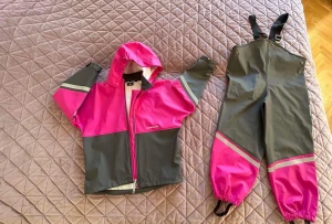 Regnkläder Didriksson flicka/storlek 130 - Som nya från Intersport 