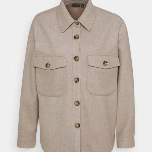 Jacka - Jacka från vero moda storlek S. 200kr 🩷